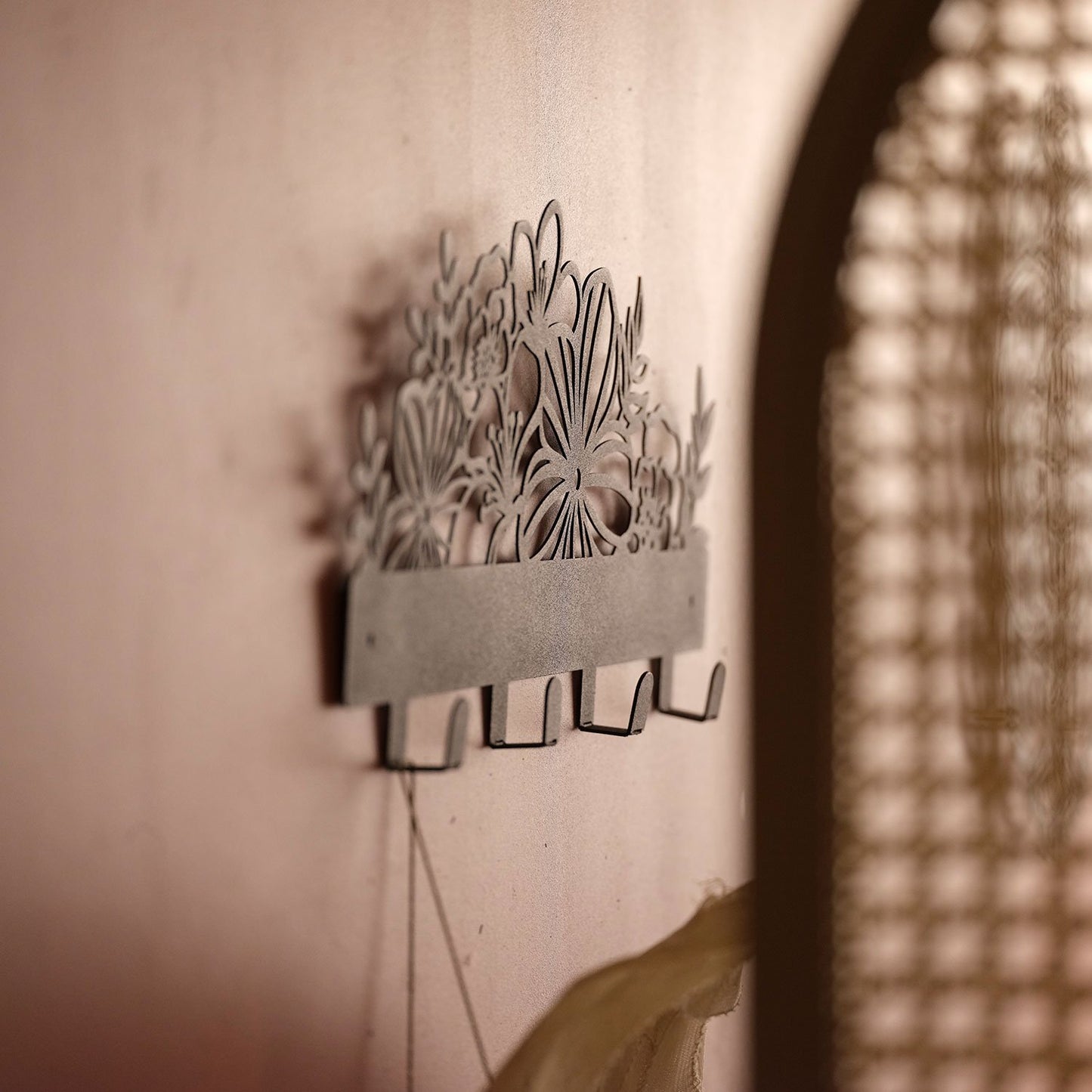 Flower Metal Wall Hanger - APT537